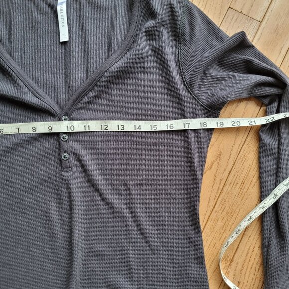 Fabletics Long-Sleeve Waffle Henley Pewter XL - Picture 6 of 9